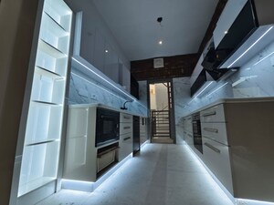 Building Lobby in 3 BHK Builder Floor at Eldeco Ananda, Sector 48 – for Rent