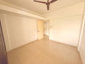 Room in 2 BHK Apartment at Pristine Meadows, Wagholi – for Rent