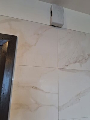 Room in 3 BHK Apartment at Sea Garden View, Santacruz West – for Rent