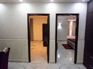 Room in 3 BHK Builder Floor at Greater Kailash ii – for Rent