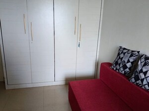 Room in 3 BHK Apartment at Hiranandani Woodville, Ghodbunder Road – for Sale