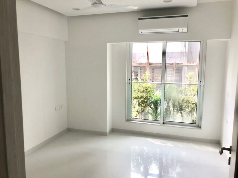 Room, khar west 5 Bedroom 3000 Sq.Ft. Apartment In Khar West Mumbai 10577490