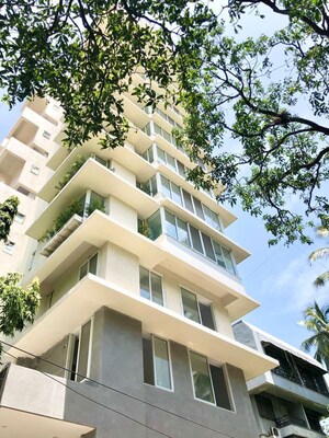 5 BHK Apartment – Exterior View View at Khar West - for Rent