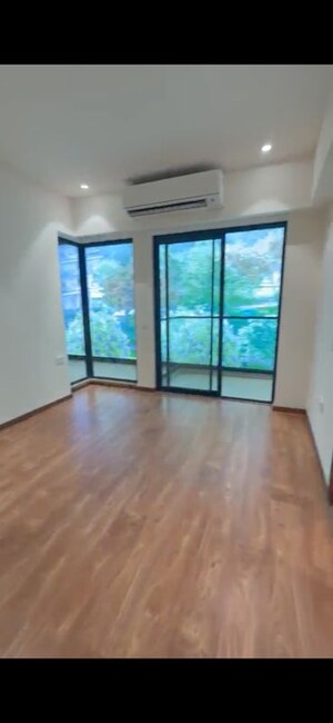 Room in 3 BHK Apartment at Emaar Serenity Hills, Sector 86 – for Sale