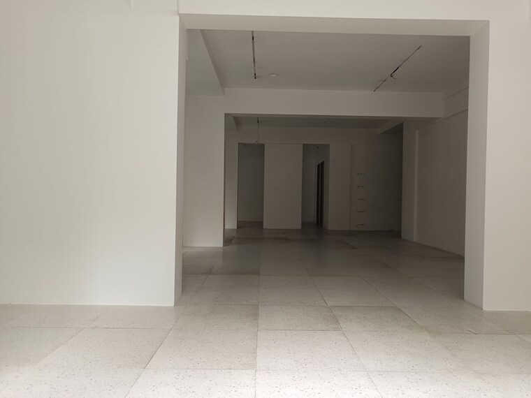 Room, vishnu-dham Commercial Showroom 1650 Sq.Ft. In Bandra West Mumbai 10577559