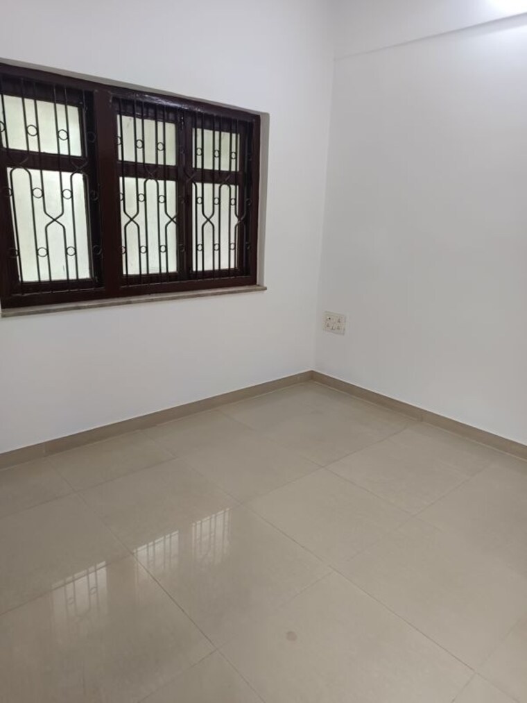 Room, vishnu-dham Commercial Showroom 1650 Sq.Ft. In Bandra West Mumbai 10577559