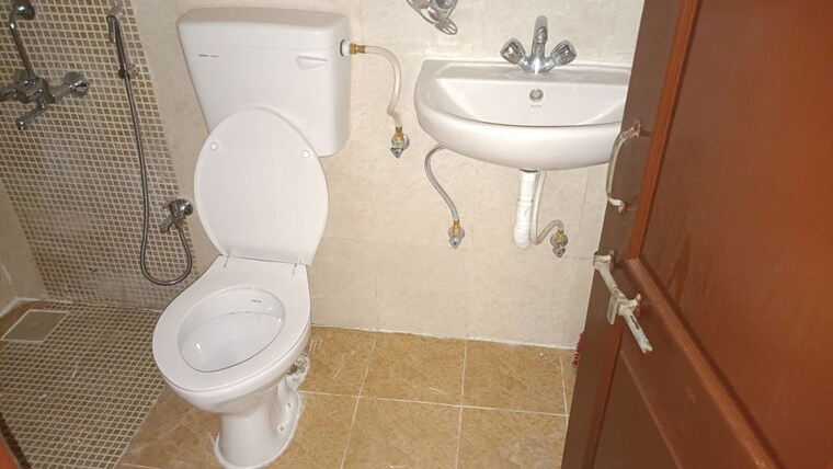 Bathroom, eisha-empire 2 Bedroom 850 Sq.Ft. Apartment In Hadapsar Pune 10577592