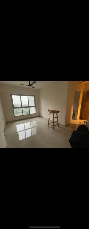 Room in 2 BHK Apartment at Piramal Vaikunth, Balkum Pada – for Rent