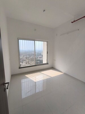 Room in 2 BHK Apartment at Runwal The Central Park, Chinchwad – for Rent