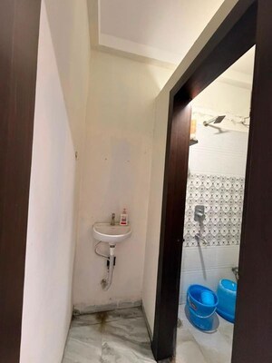 Building Lobby in 1.5 BHK Builder Floor at Mahalaxmi Nagar – for Rent