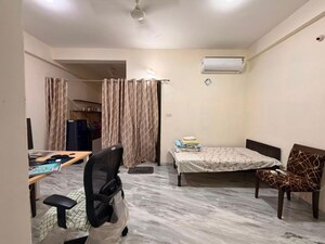 Living Room in 1.5 BHK Builder Floor at Mahalaxmi Nagar – for Rent
