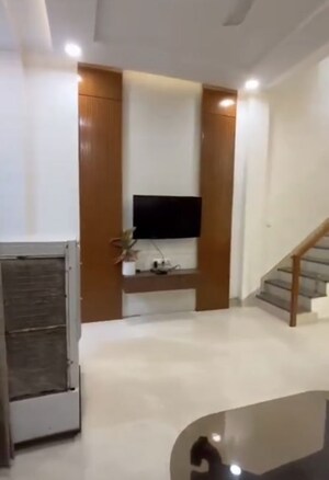 Room in 3 BHK Independent House at Nipania – for Rent