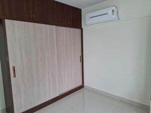 Room in 2.5 BHK Apartment at Praneeth Pranav Jaitra, Miyapur – for Rent