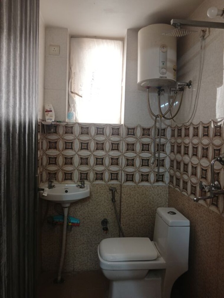 Bathroom, mahindra-aura 1 RK 225 Sq.Ft. Apartment In Sector 110a Gurgaon 10577709