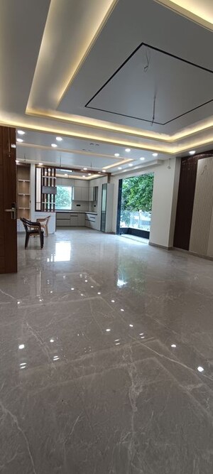 Parking in 3 BHK Builder Floor at Parklands, Sector 85 – for Rent