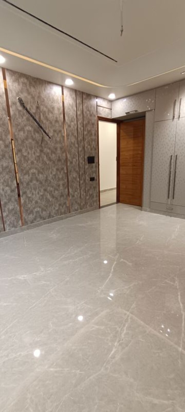 Room, parklands 3 Bedroom 250 Sq.Yd. Builder Floor In Sector 85 Faridabad 10577702