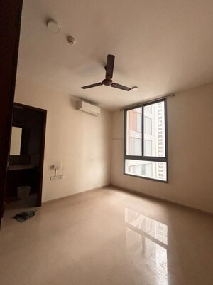 Room in 3 BHK Apartment at Piramal Vaikunth, Balkum Pada – for Rent