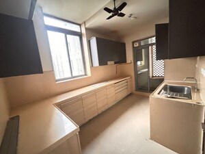 Room in 3 BHK Apartment at Piramal Vaikunth, Balkum Pada – for Rent