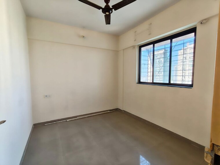 Room, puranik-city-phase-iii 2 Bedroom 520 Sq.Ft. Apartment In Ghodbunder Road Thane 10577746