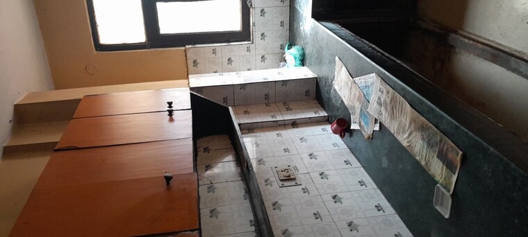 Kitchen, rwa-apartments-sector-73 2 Bedroom 850 Sq.Ft. Builder Floor In Sector 73 Noida 10577783