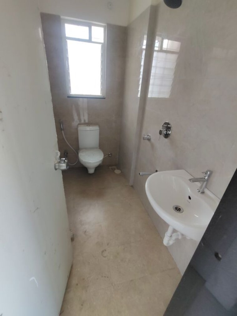 Bathroom, mahesh-el-regalo 2 Bedroom 1028 Sq.Ft. Apartment In Undri Pune 10577799