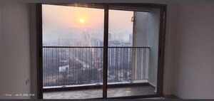 Room in 2 BHK Apartment at Kalpataru Parkcity, Kolshet Road – for Sale