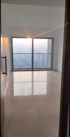 Room in 2 BHK Apartment at Kalpataru Parkcity, Kolshet Road – for Sale