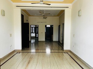 Building Lobby in 2 BHK Independent House at RWA Apartments Sector 40, Sector 40 – for Sale