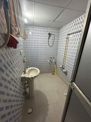Bathroom in 2 BHK Builder Floor at Palam Vihar – for Rent