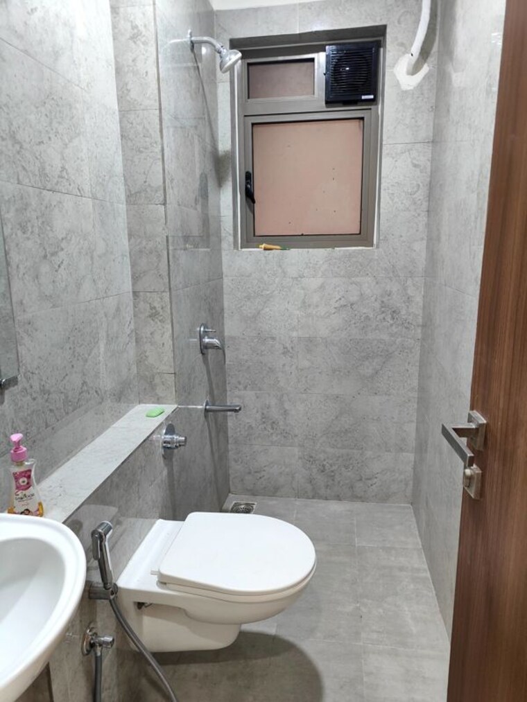 Bathroom, sheth-auris-bliss 2 Bedroom 619 Sq.Ft. Apartment In Malad West Mumbai 10577461