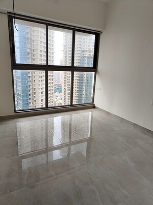 Room in 2 BHK Apartment at Sheth Auris Bliss, Malad West – for Rent