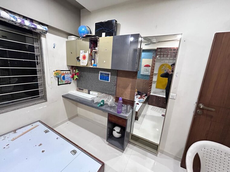 Room, sangani-shaligram-lakeview 3 Bedroom 1090 Sq.Ft. Apartment In Near Vaishno Devi Circle On Sg Highway Ahmedabad 10577829