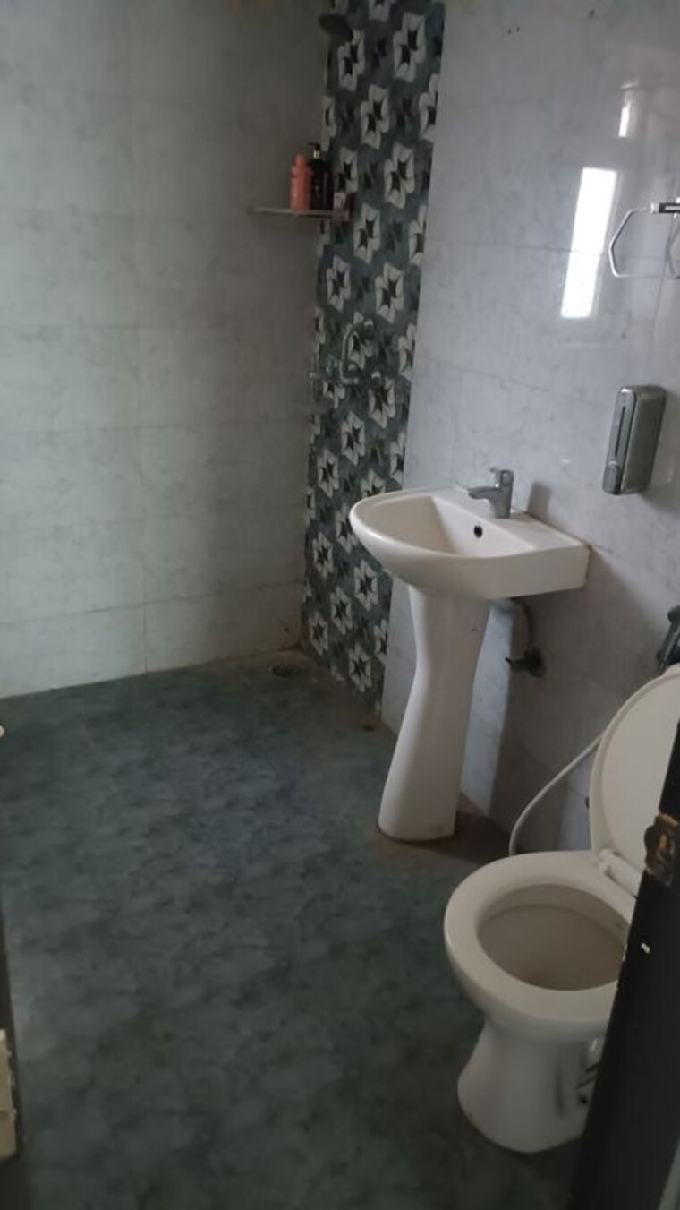 Bathroom, samridhi-luxuriya-avenue 3 Bedroom 1395 Sq.Ft. Apartment In Sector 150 Noida 10577831