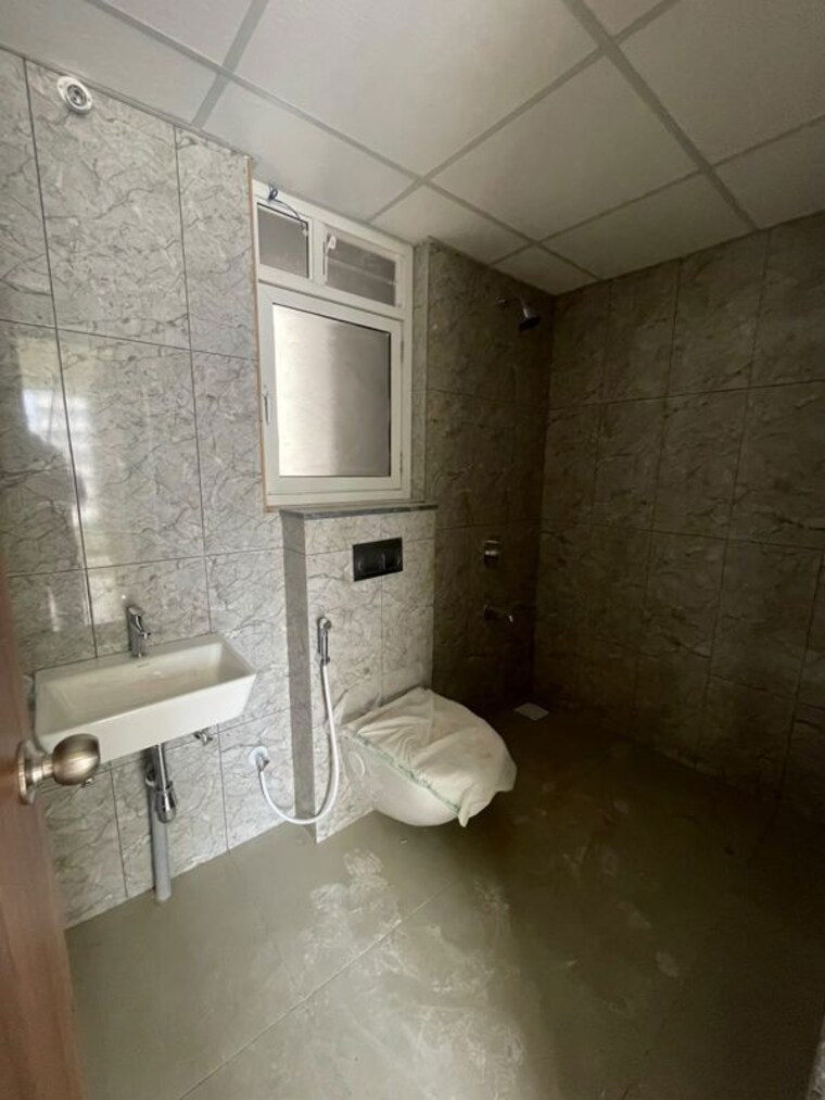 Bathroom, kolte-patil-life-republic-16th-avenue-arezo 2 Bedroom 780 Sq.Ft. Apartment In Hinjewadi Pune 10577869