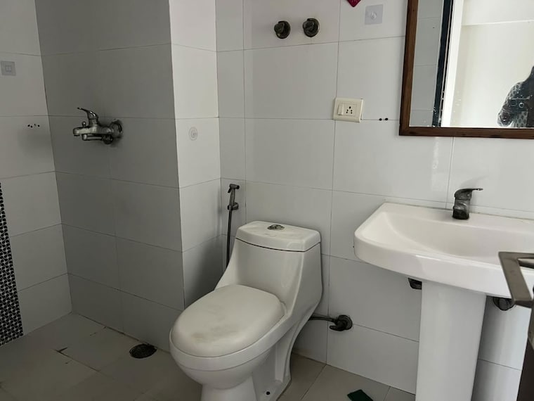 Bathroom, gulshan-vivante 3 Bedroom 1436 Sq.Ft. Apartment In Sector 137 Noida 10577883