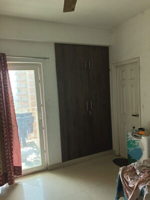 Room in 2.5 BHK Apartment at Today Ridge Residency, Sector 135 – for Rent