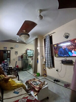 Living Room in 2 BHK Builder Floor at Spring Field, Sector 31 – for Sale