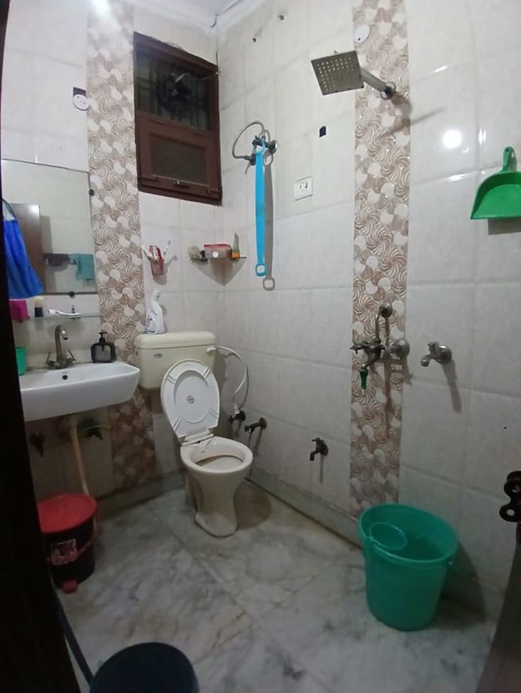 Bathroom, spring-field 2 Bedroom 125 Sq.Yd. Builder Floor In Sector 31 Faridabad 10577110