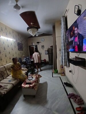 Living Room in 2 BHK Builder Floor at Spring Field, Sector 31 – for Sale