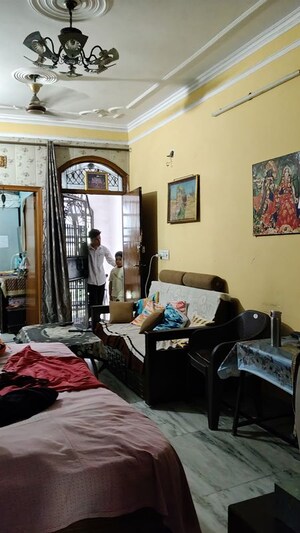 Living Room in 2 BHK Builder Floor at Spring Field, Sector 31 – for Sale