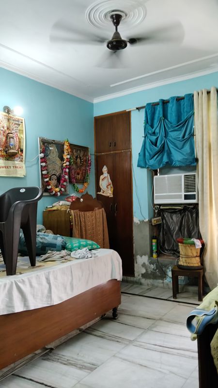 2 BHK + Extra Room 125 Sq.Yd. Builder Floor in Spring Field