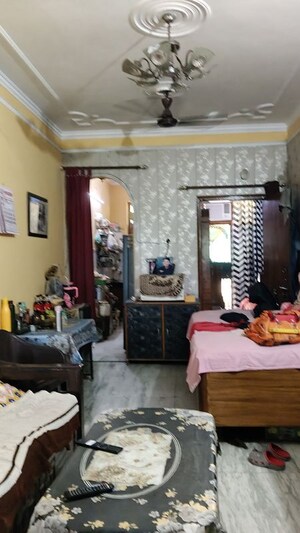 Living Room in 2 BHK Builder Floor at Spring Field, Sector 31 – for Sale