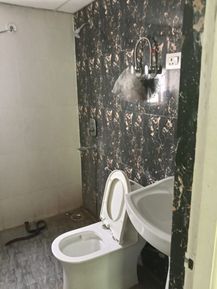 Bathroom, sector 135 1 RK 500 Sq.Ft. Independent House In Sector 135 Noida 10577915