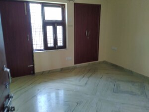 Room in 1 RK Independent House at Sector 14 – for Rent