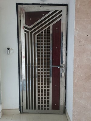Building Lobby in 3 BHK Apartment at Samridhi Luxuriya Avenue, Sector 150 – for Rent