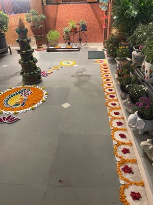 Parking in 6+ BHK Independent House at Palam Vihar – for Sale