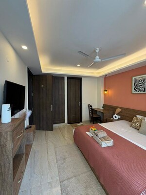 Bedroom in 1 BHK Builder Floor at Sector 42 – for Rent