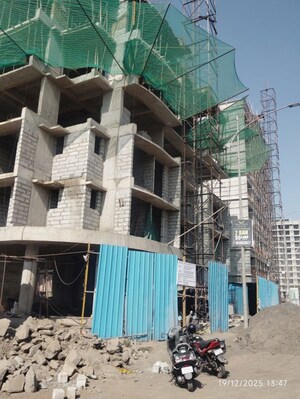  Shop For Sale in 147 Green, Pushpak Nagar