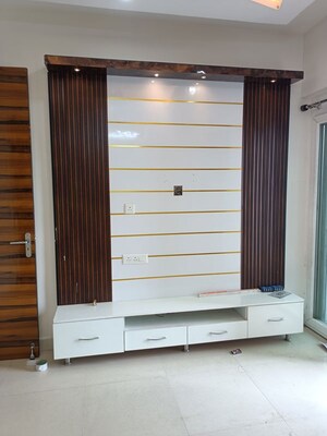 Room in 2 BHK Apartment at Samridhi Luxuriya Avenue, Sector 150 – for Rent