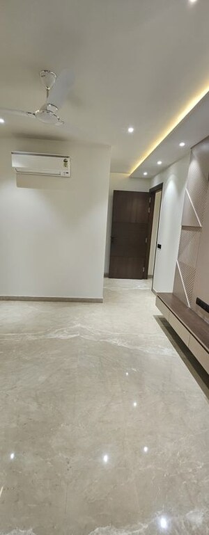 Living Room in 4 BHK Builder Floor at Sushant Lok I – for Rent